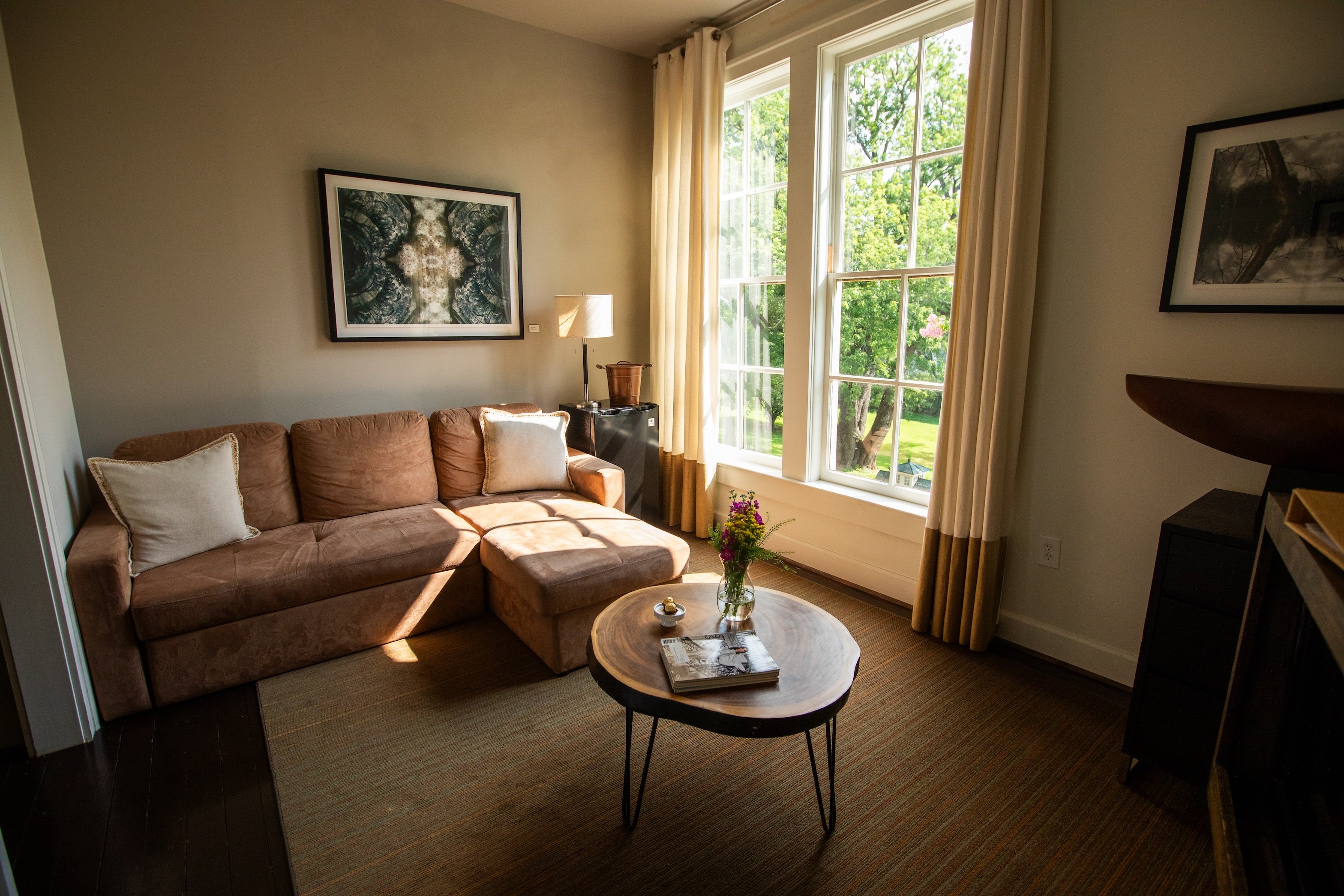 Suite sitting room at The Blue Door Inn