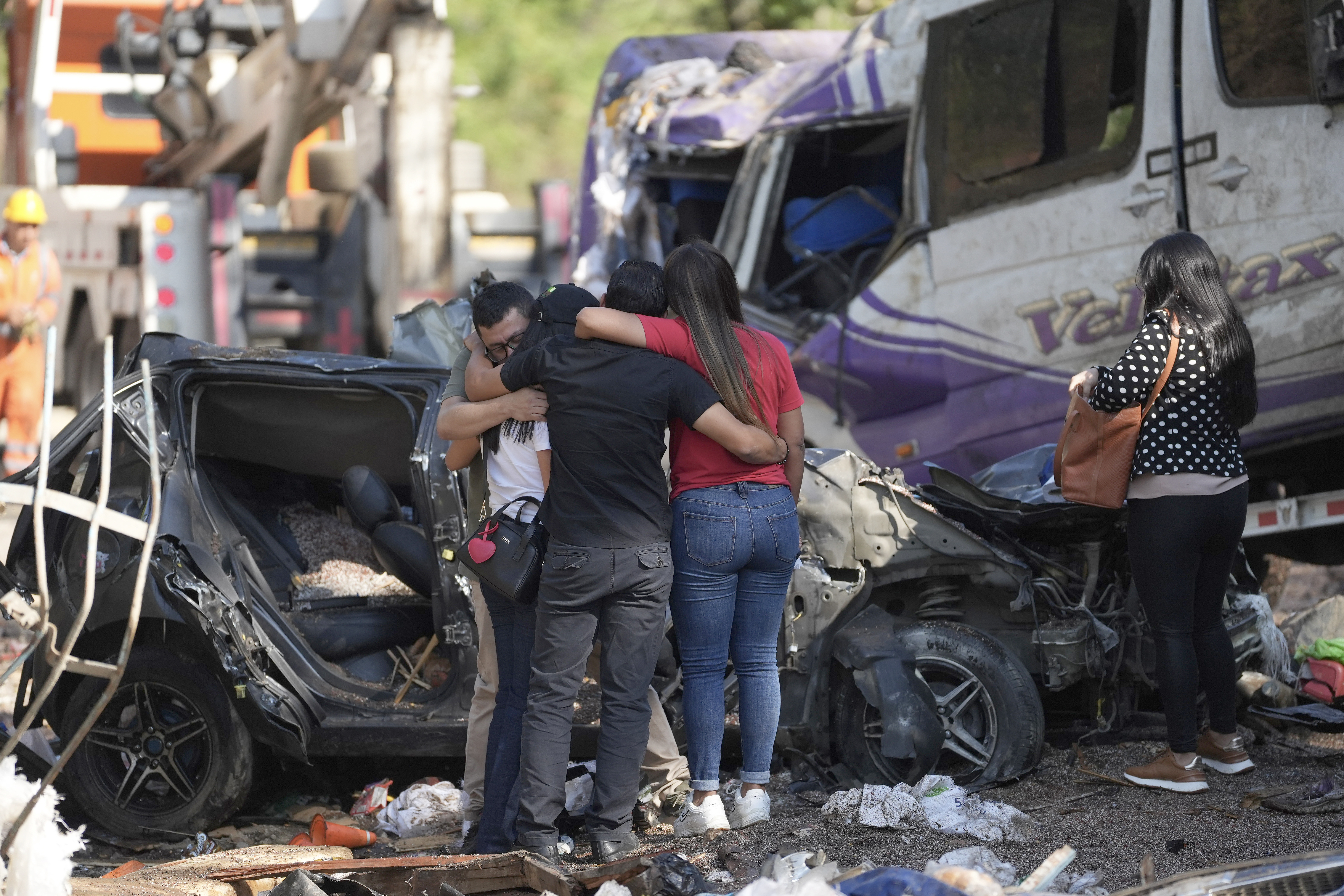 Guerrilla attacks put Petro’s peace talks in the spotlight