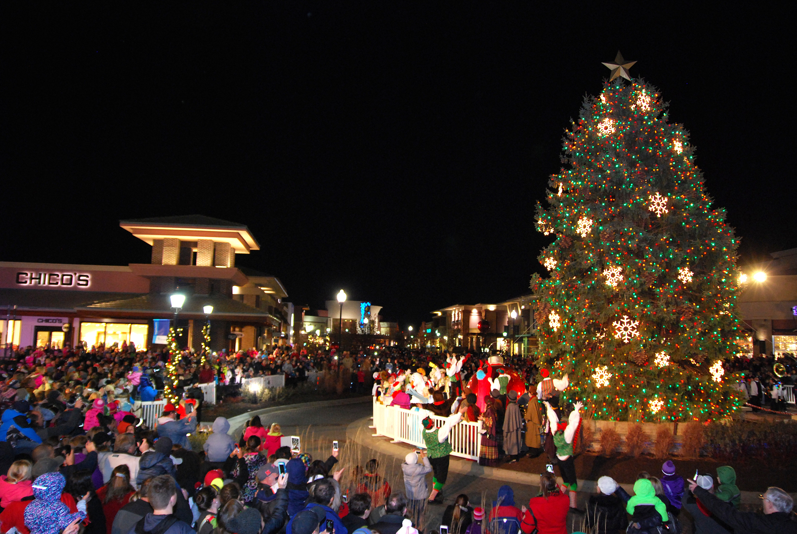 Village Pointe Annual Tree Lighting and Holiday Celebration