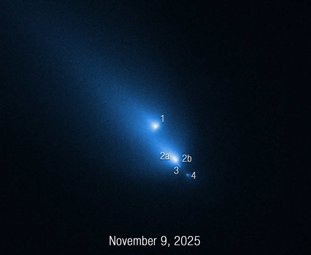 Hubble (accidentally!) catches a comet tearing itself apart