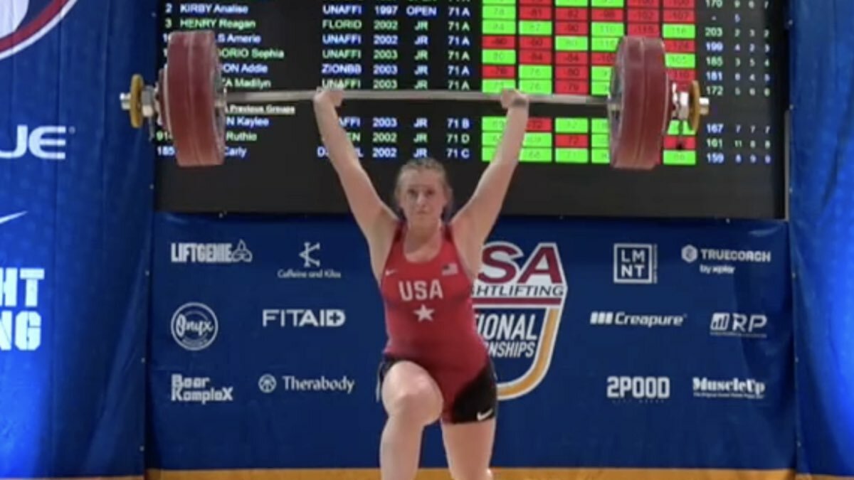 🏋️ a 19-year-old breaks an olympian's record