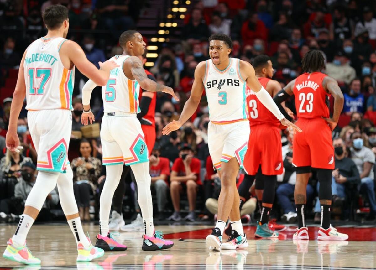 Dejounte Murray (+800 To Win MIP) Is Averaging Close To A TripleDouble