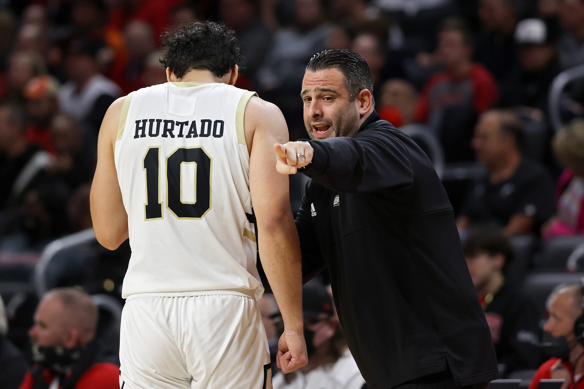 Bryant (4) Will Reach Their First Ever NCAA Tournament With A Win