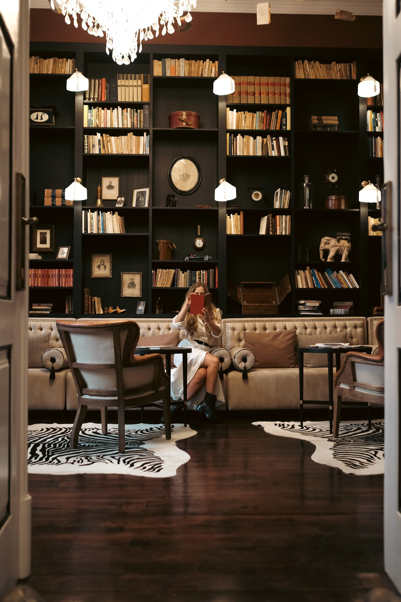 Hotels Above Par image