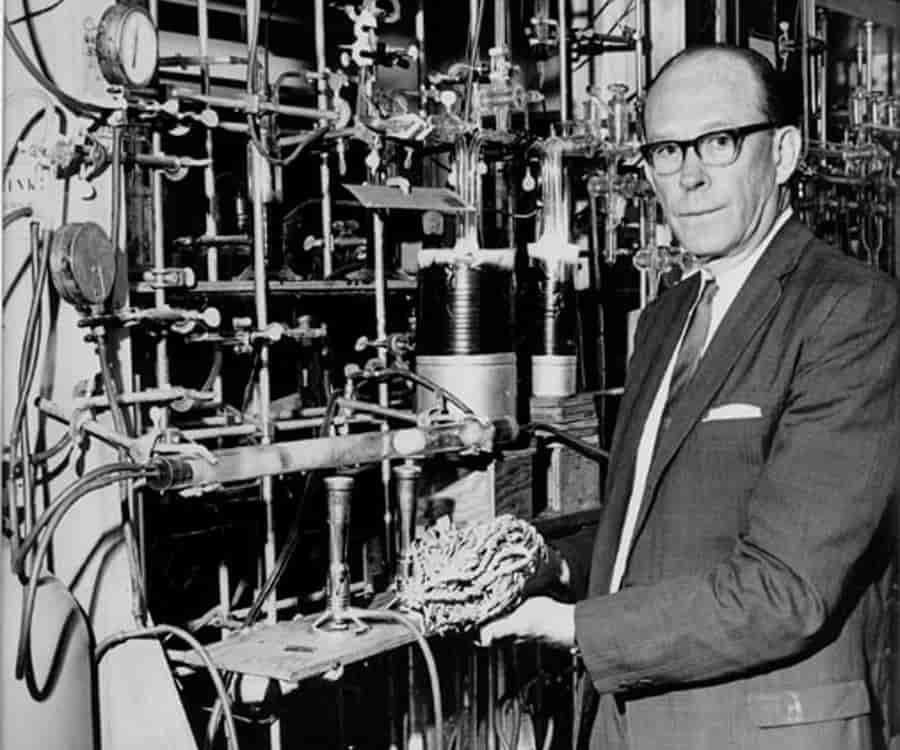 Willard Libby in his laboratory