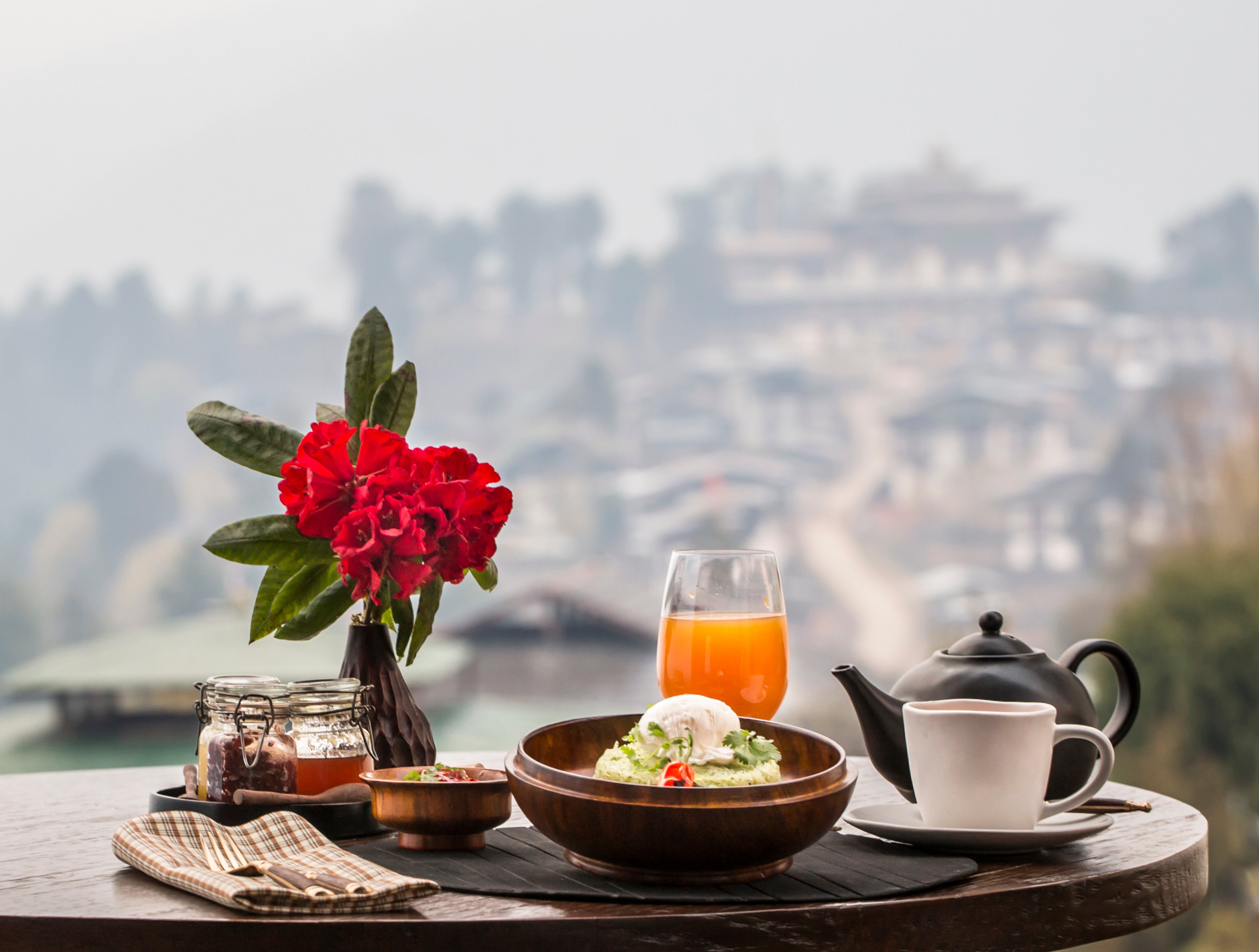 Breakfast and tea overlooking the valley at Gangtey Lodge