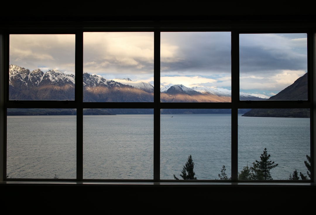 Shifting the Overton Window in Leadership