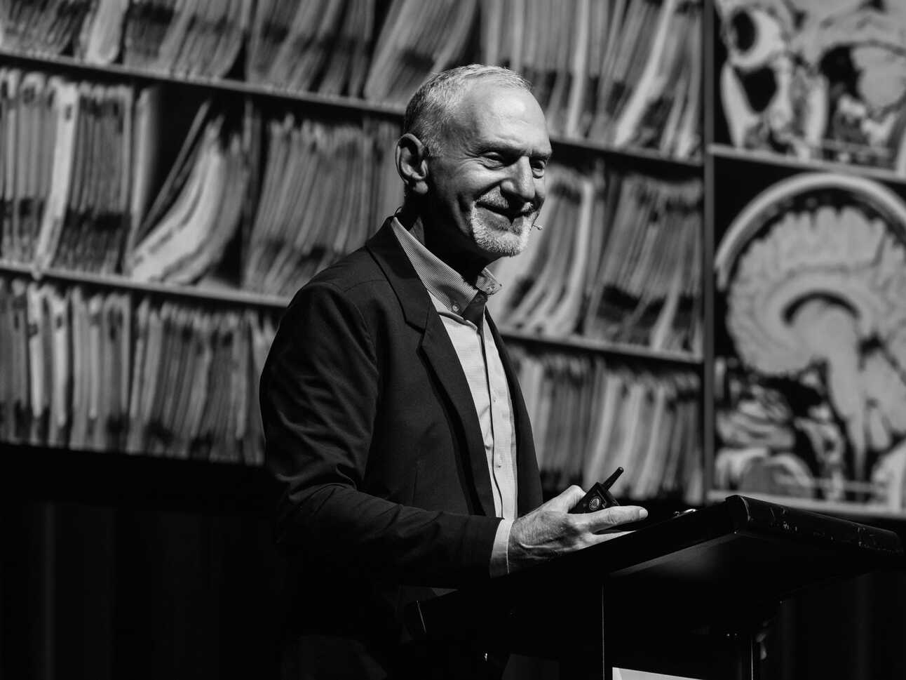 How to be happier (8 Surprising Truths)