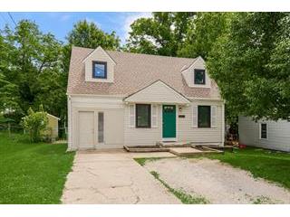 4335 N Oak Trafficway