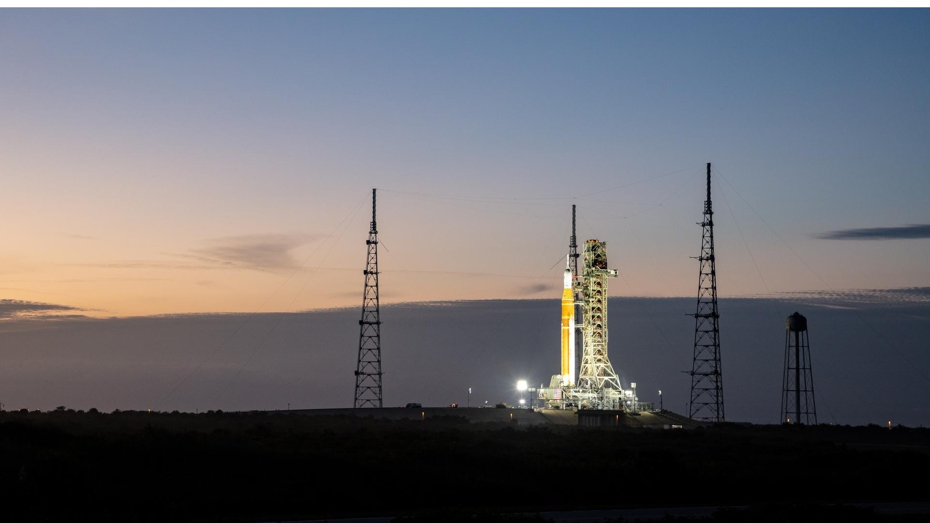 Humans head back to the moon