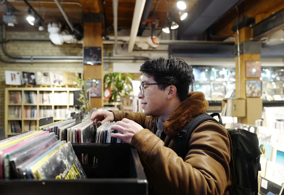 Cancelar streaming e comprar vinil e um barco em Austin