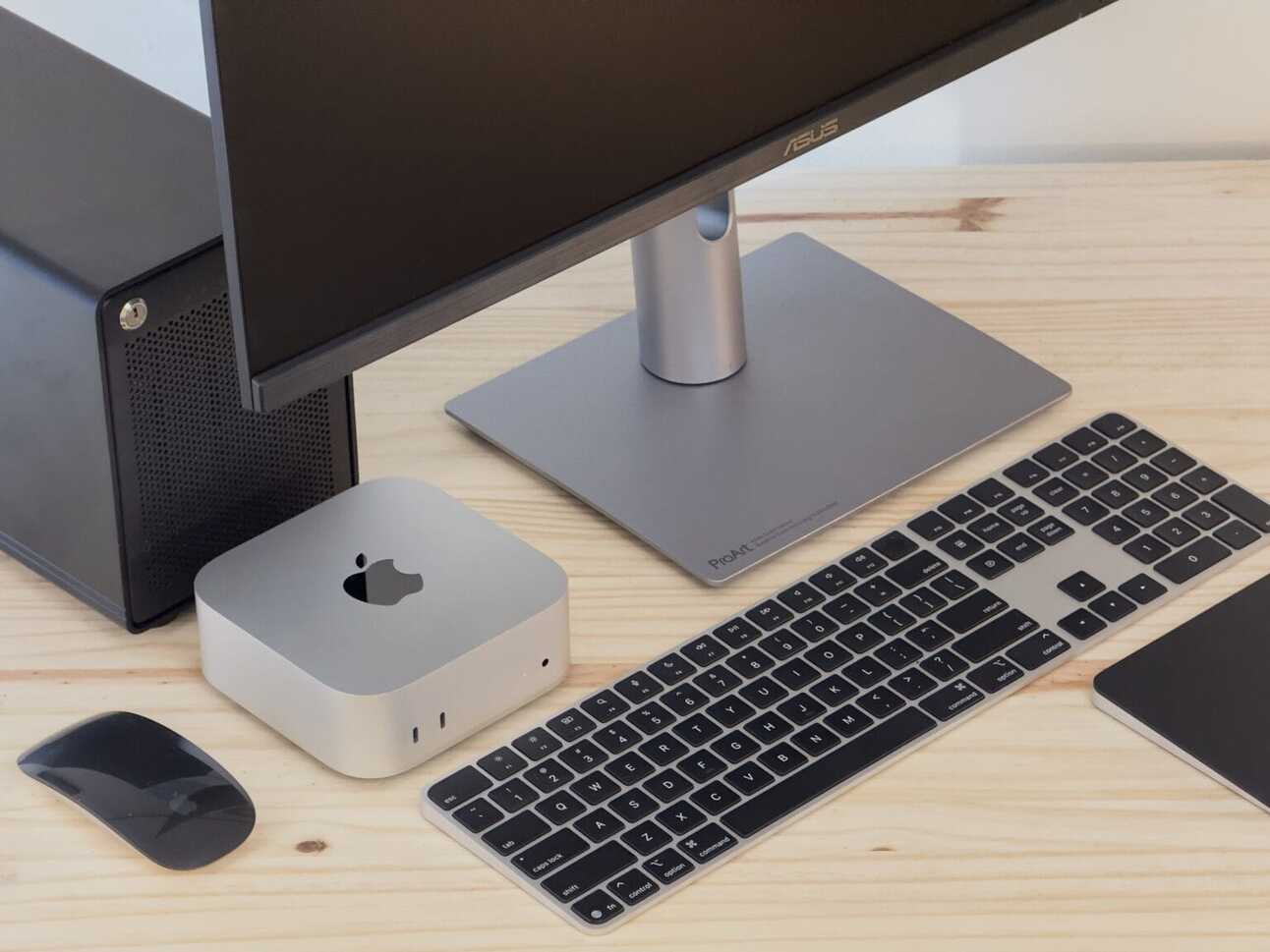 【極美品】Mac mini m4+ Magic Trackpad black Magic Trackpad（USB‑C）- ブラック（Multi-Touch対応） - Apple