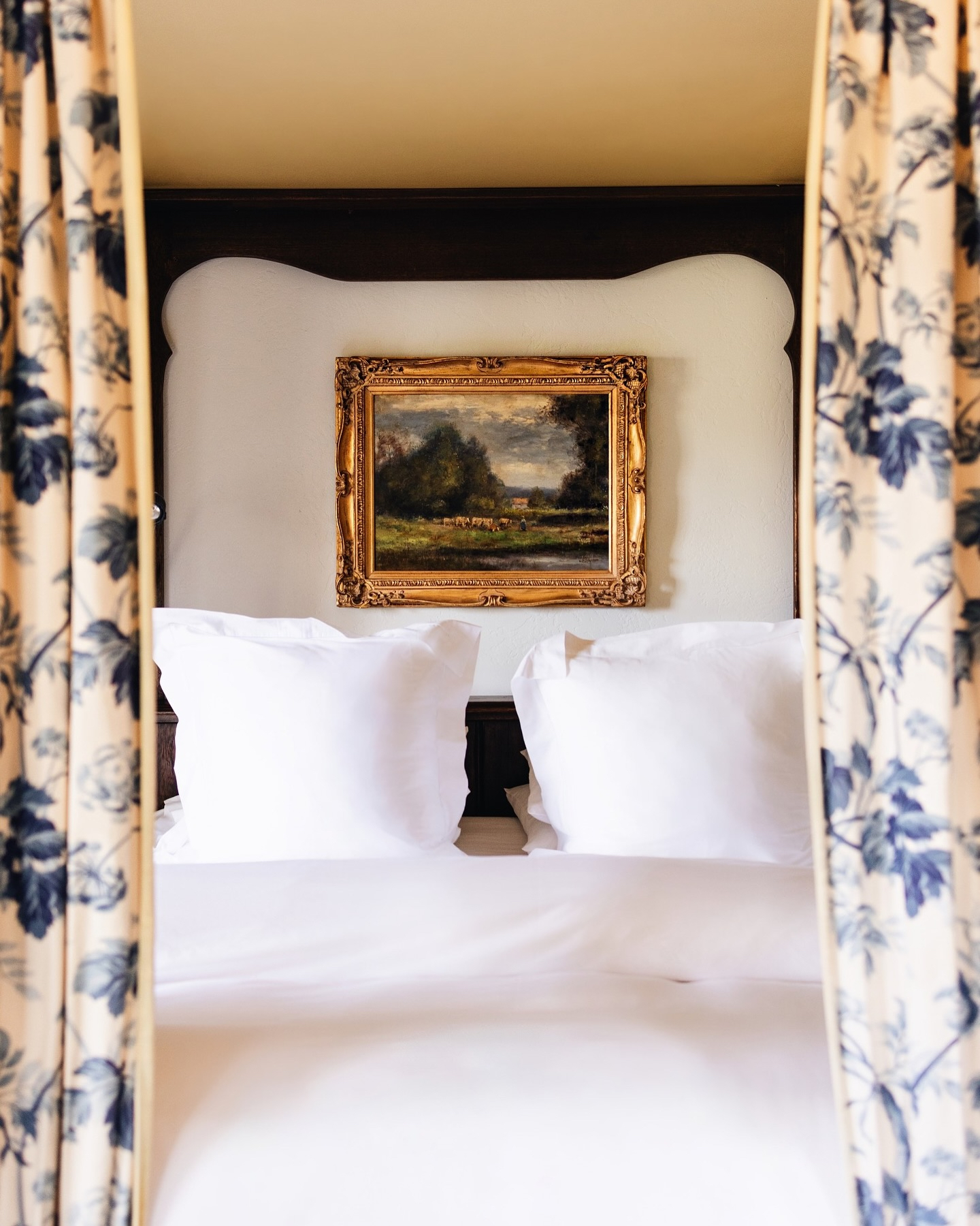Château du Sureau in Oakhurst boutique hotel image