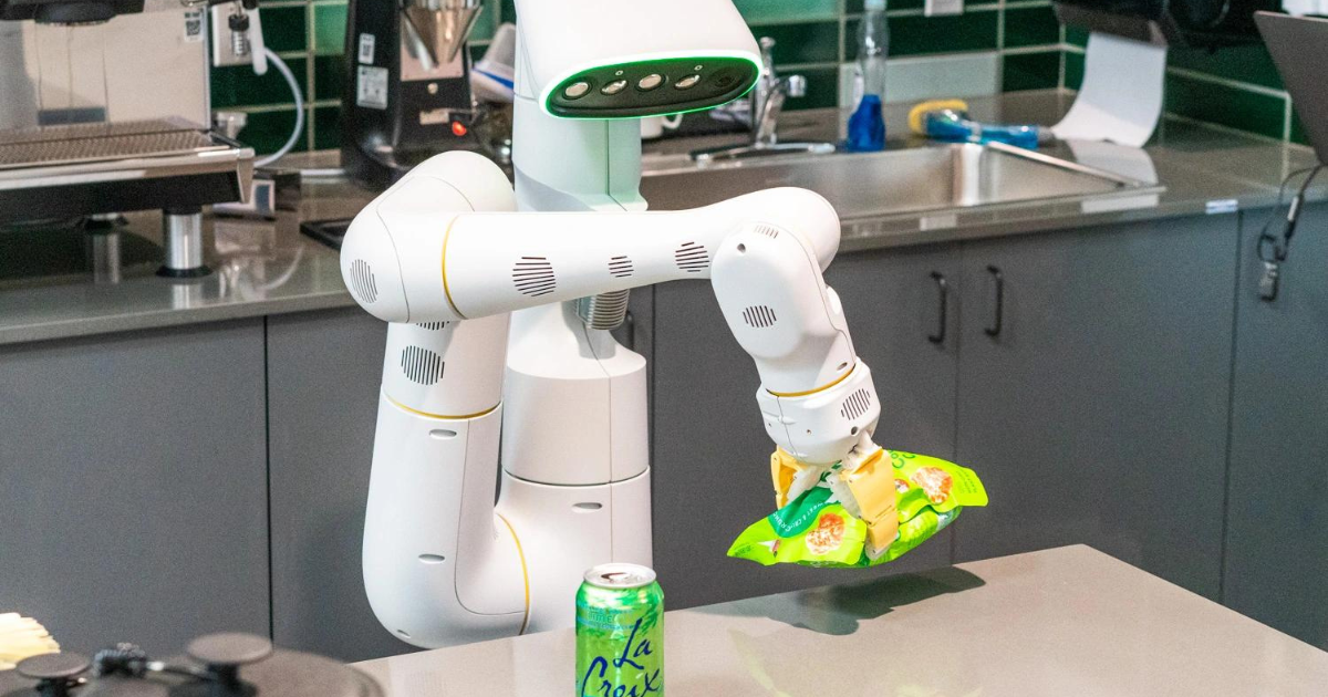 🤖 Google Trains Robots With AI Language Models
