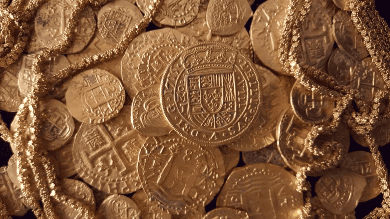 Gold coins and gold chain from the Schmitt family find