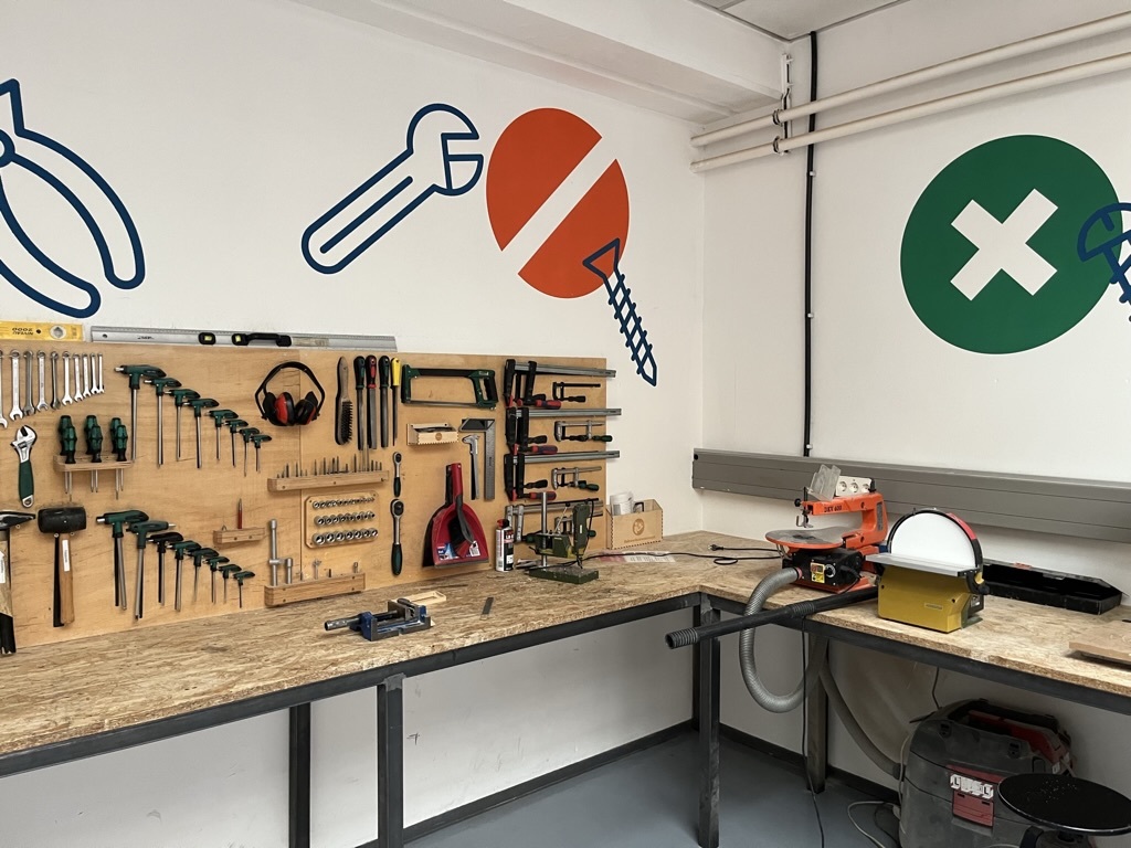 How Many Makerspaces?