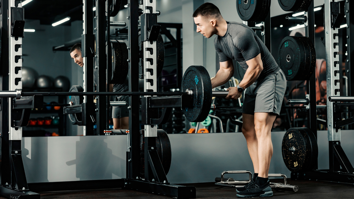 💪 How To Train Hard and Heavy While Cutting 