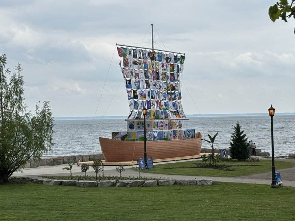 ⚓ Local Art Draws Crowds!