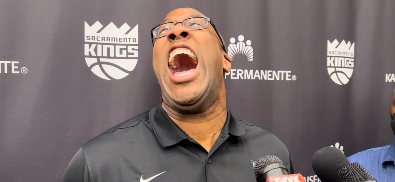 Kings choose a path, extend head coach Mike Brown for three years