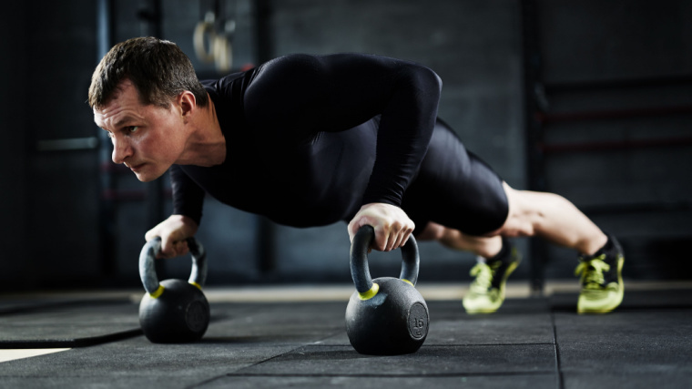 🏋️‍♂️ 4 best kettlebell circuits to build muscle
