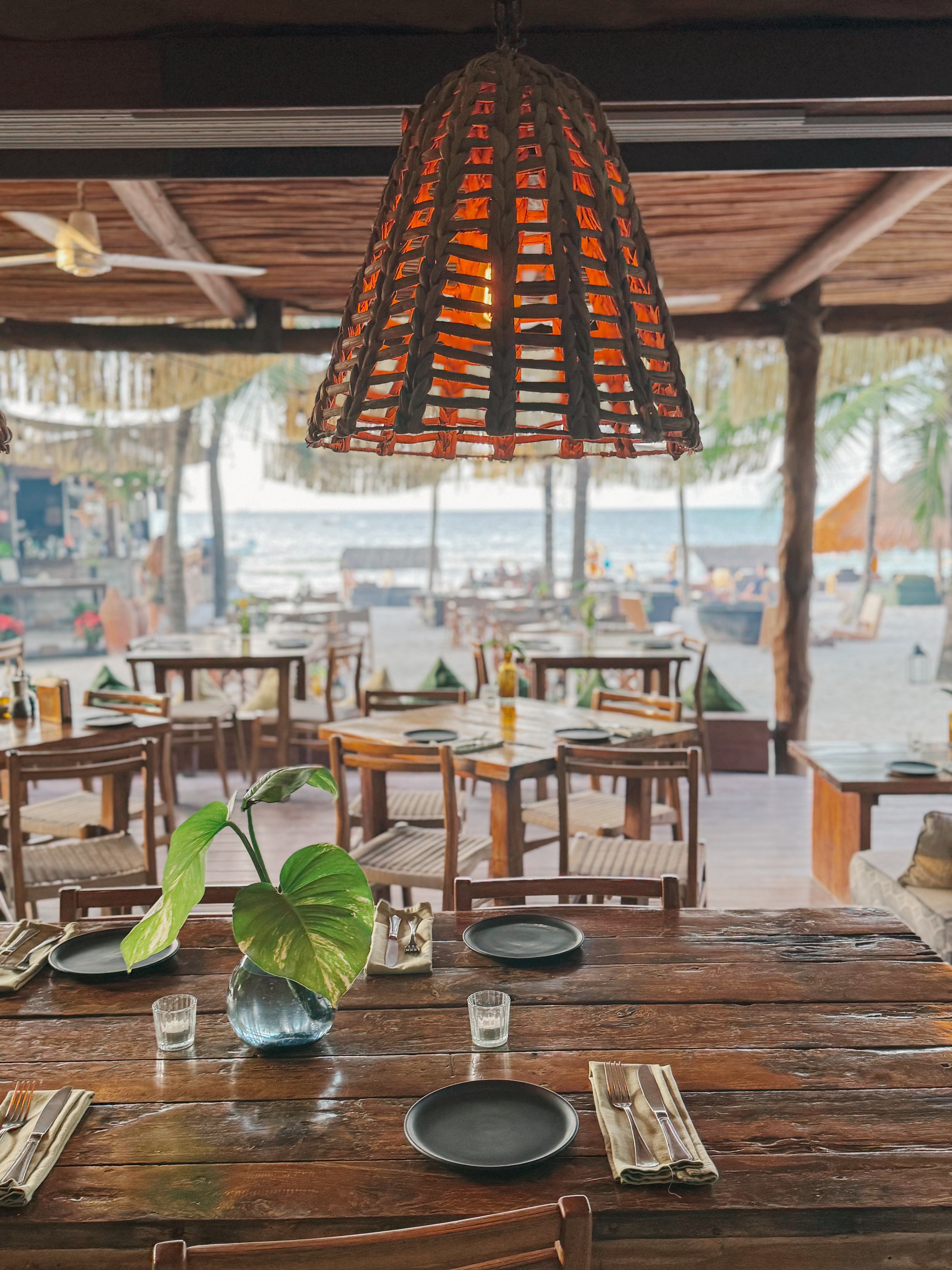 Beachfront dining at Casa Las Tortugas