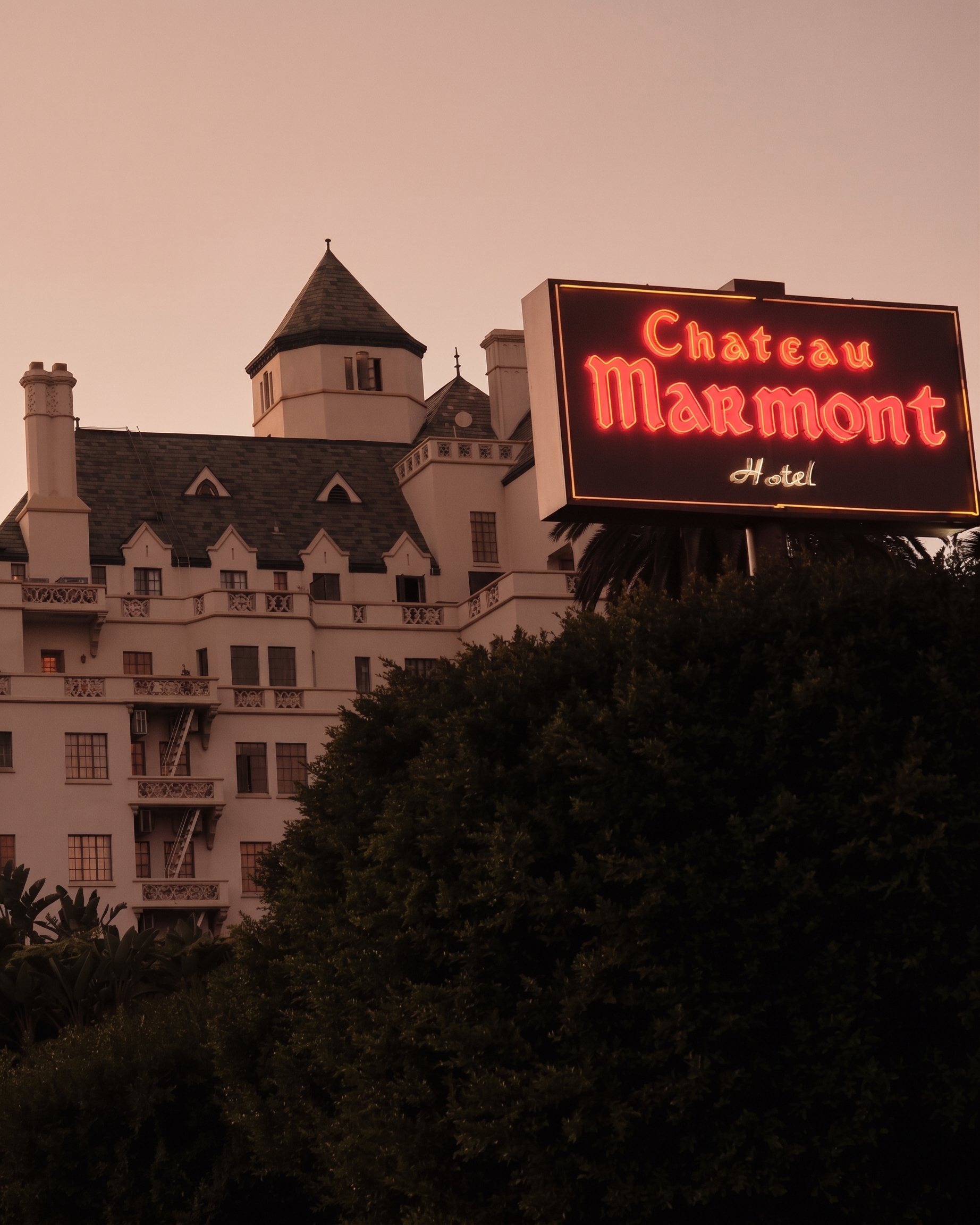Hotels Above Par image