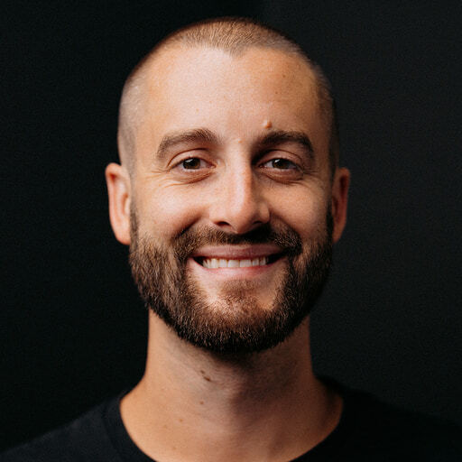 Head-shot of software engineer Linh Hoang