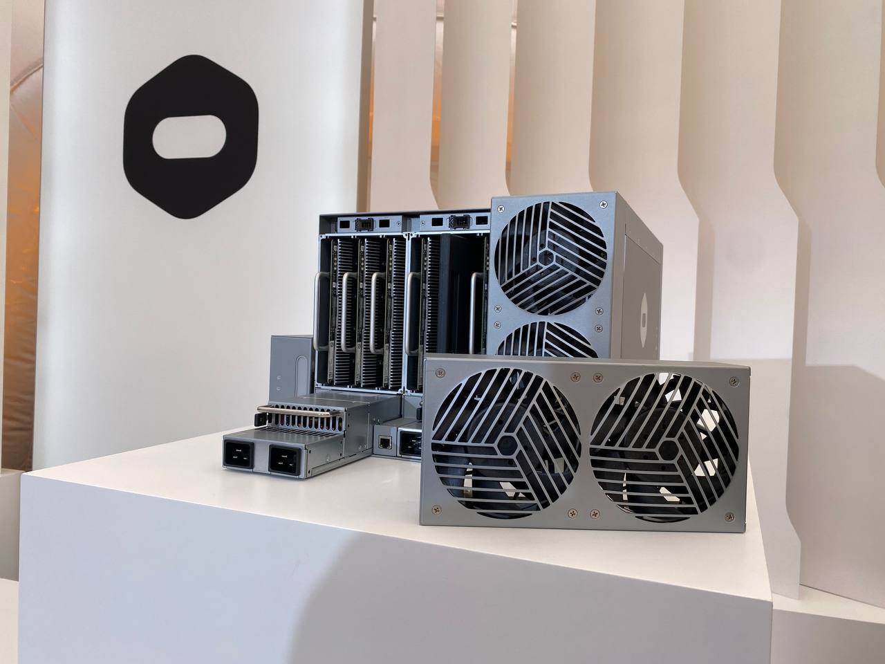 Will the real mining Rig plz stand up?