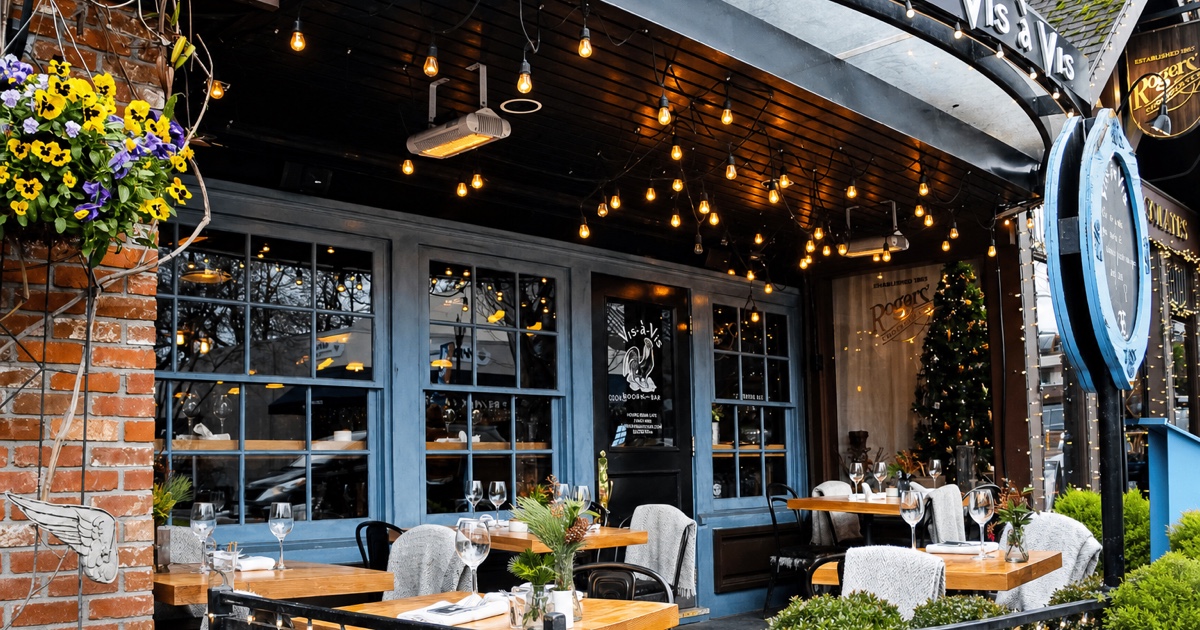 Monthly Super Customer Service Shout Out! Vis-à-Vis-Bouchon Bar