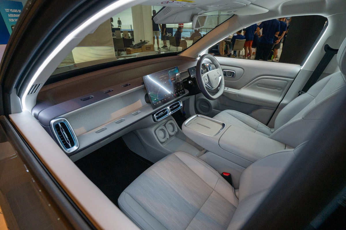 Roomy cabin: when you and your bf/gf/spouse argued on court and need space on the way home.