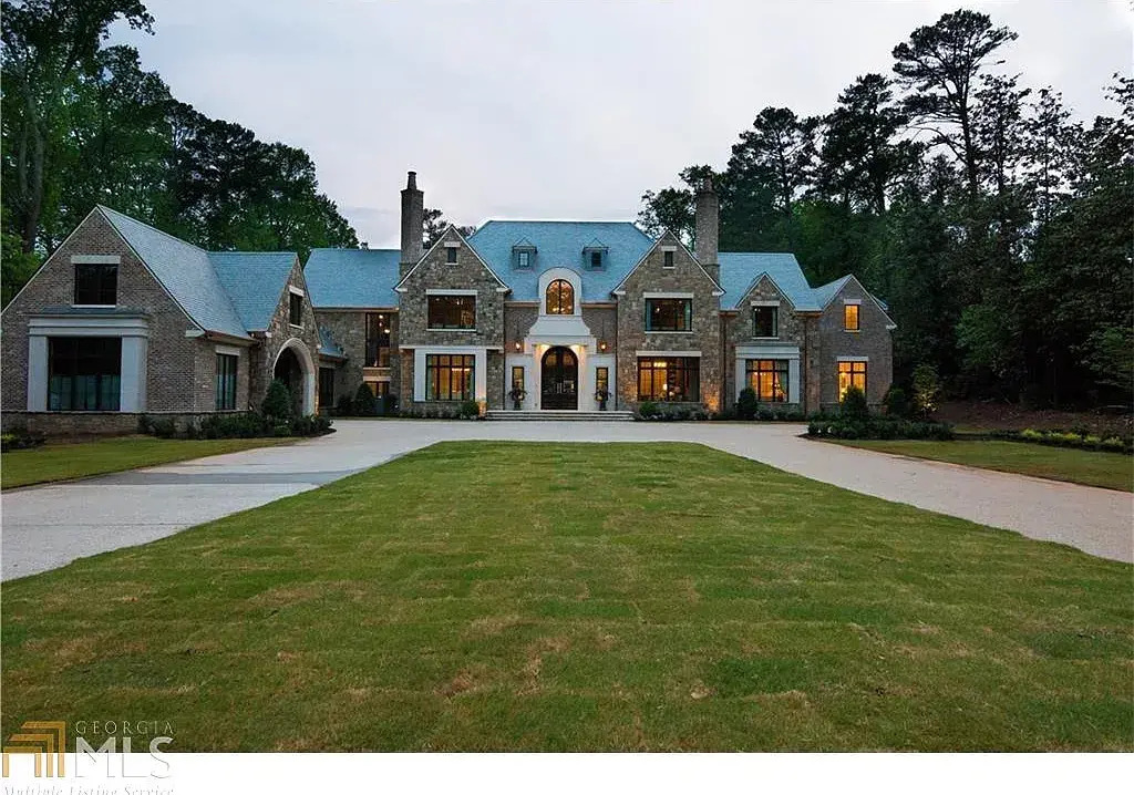 🔵 Tuxedo park's $18M "english manor"