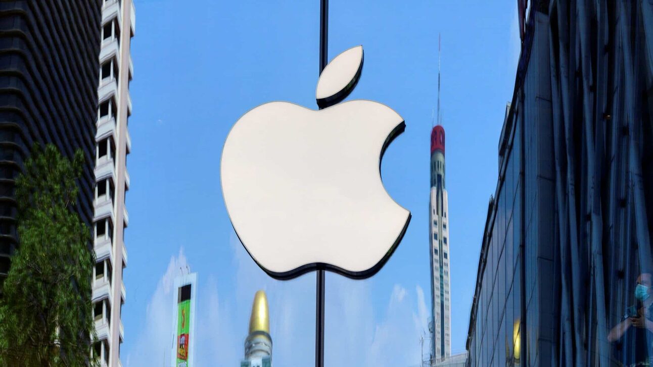 Apple Loses Roughly $200 Billion in Market Capitalization After Reports ...
