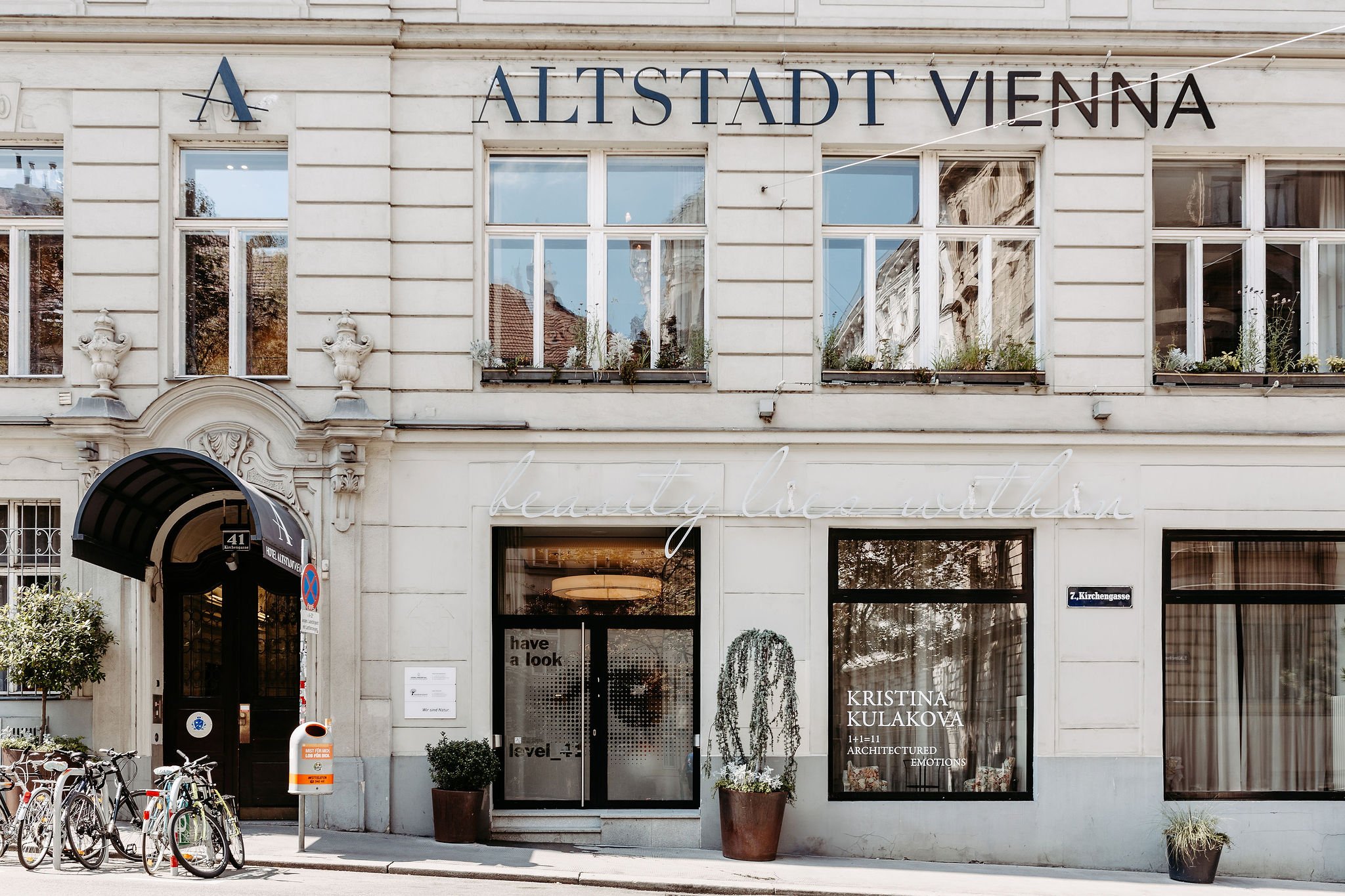 Street facade of Hotel Altstadt Vienna