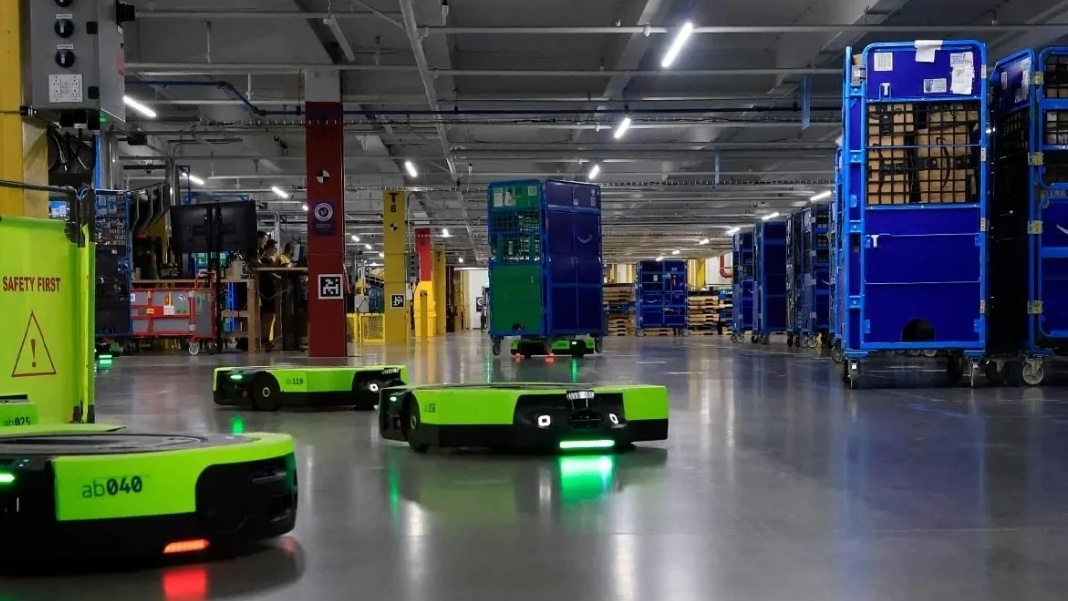 Amazon's robot army gets chatty