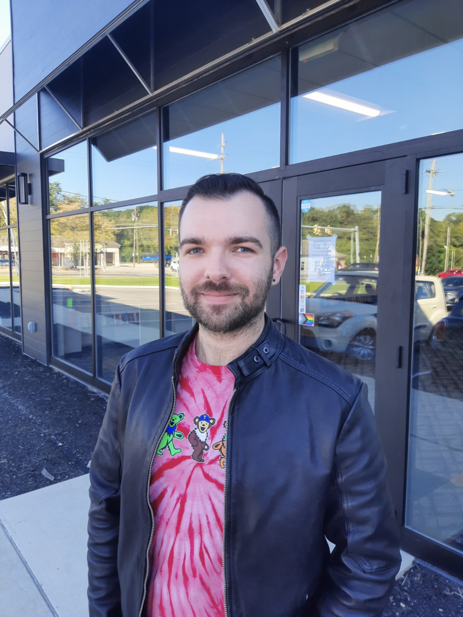 Entrepreneur sells nostalgia with new Munroe Falls video game store