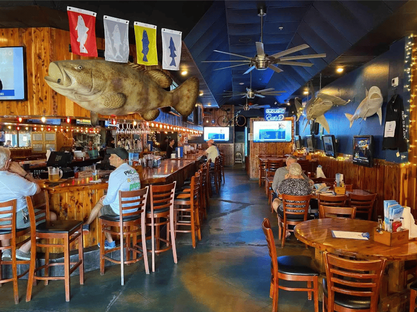 Sports bar scene in Naples