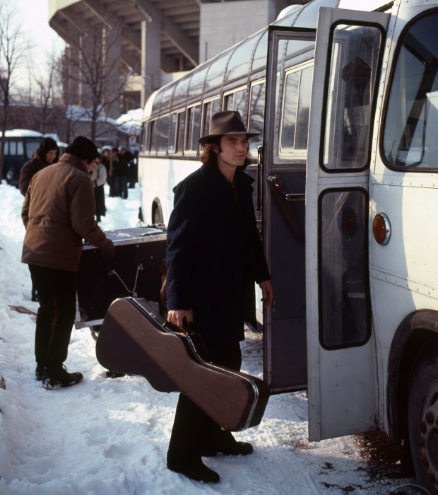 Jackson Browne Releases “Running on Empty”