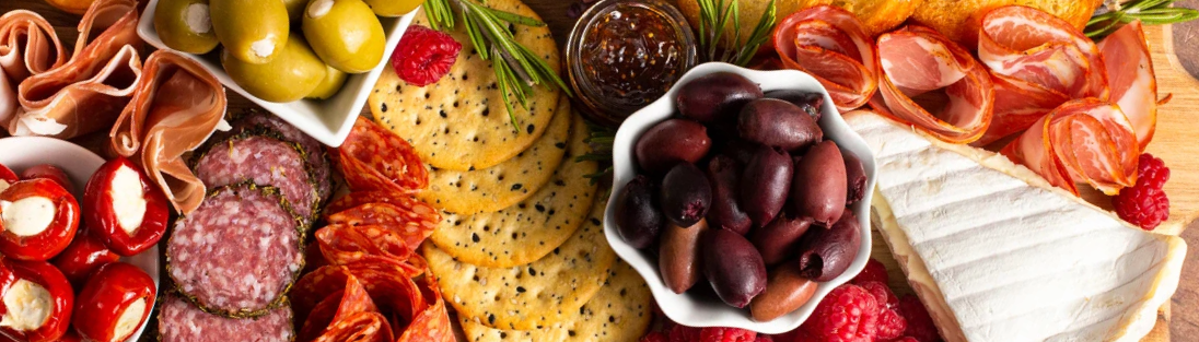 This Week’s Topic: Your No-Stress Guide To Thanksgiving Dinner & The Perfect Outfit