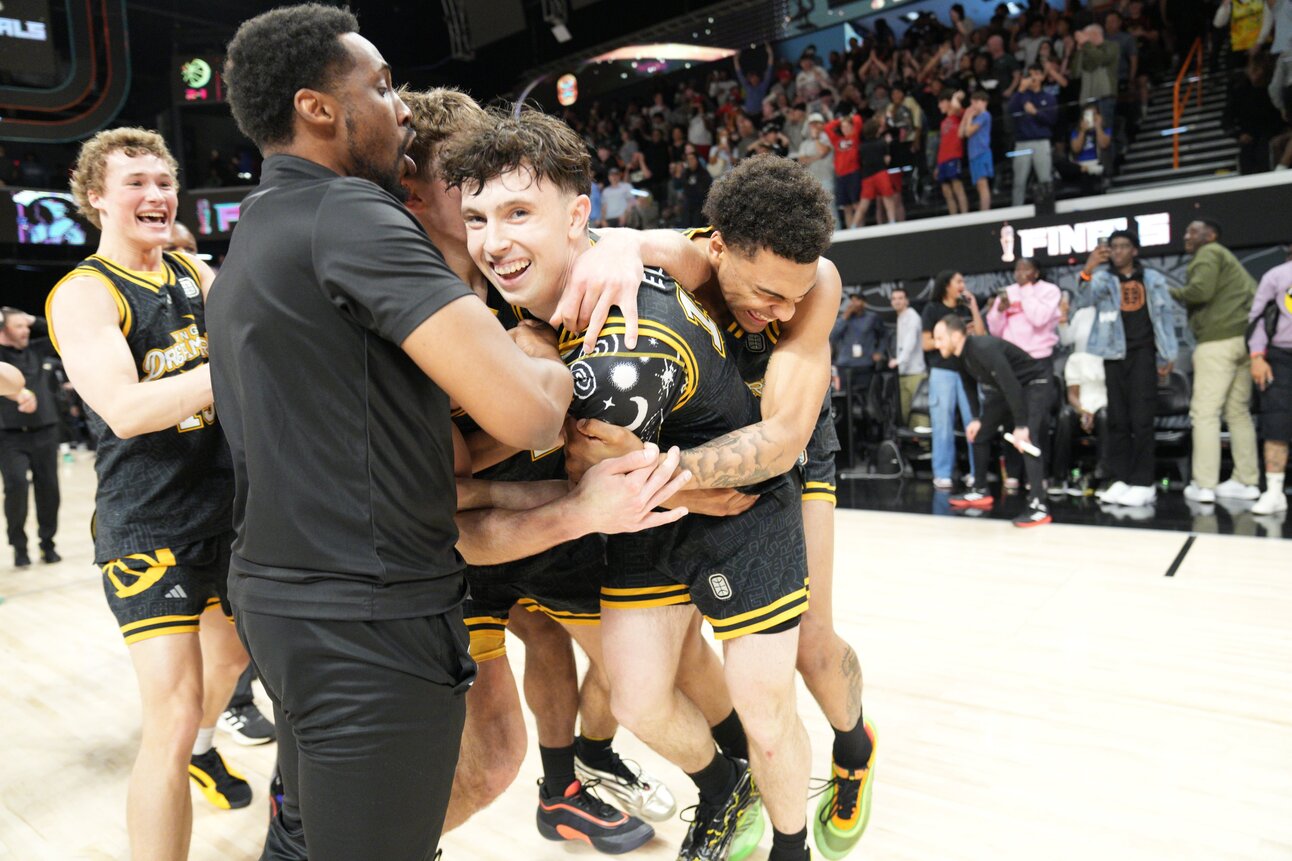 рџџ The Yng Dreamerz Are Your Ote Champions