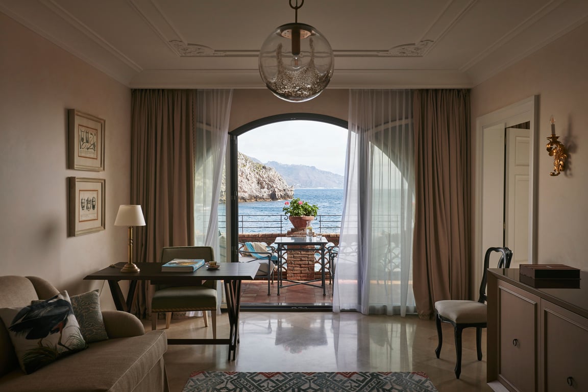 Elegant suite with a sea-view balcony at Villa Sant’Andrea