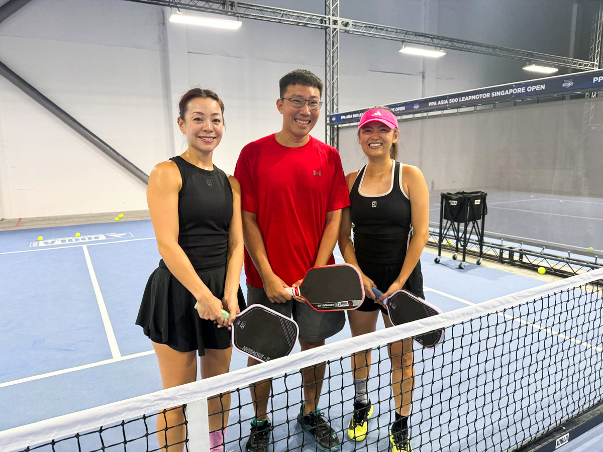 How did Richie celebrate the Sunday win? 'Party up' with Grala (left) and Carissa (right) first thing Monday morning at Expo Hall 10. Gotta say, we admire the work ethic. 🫡