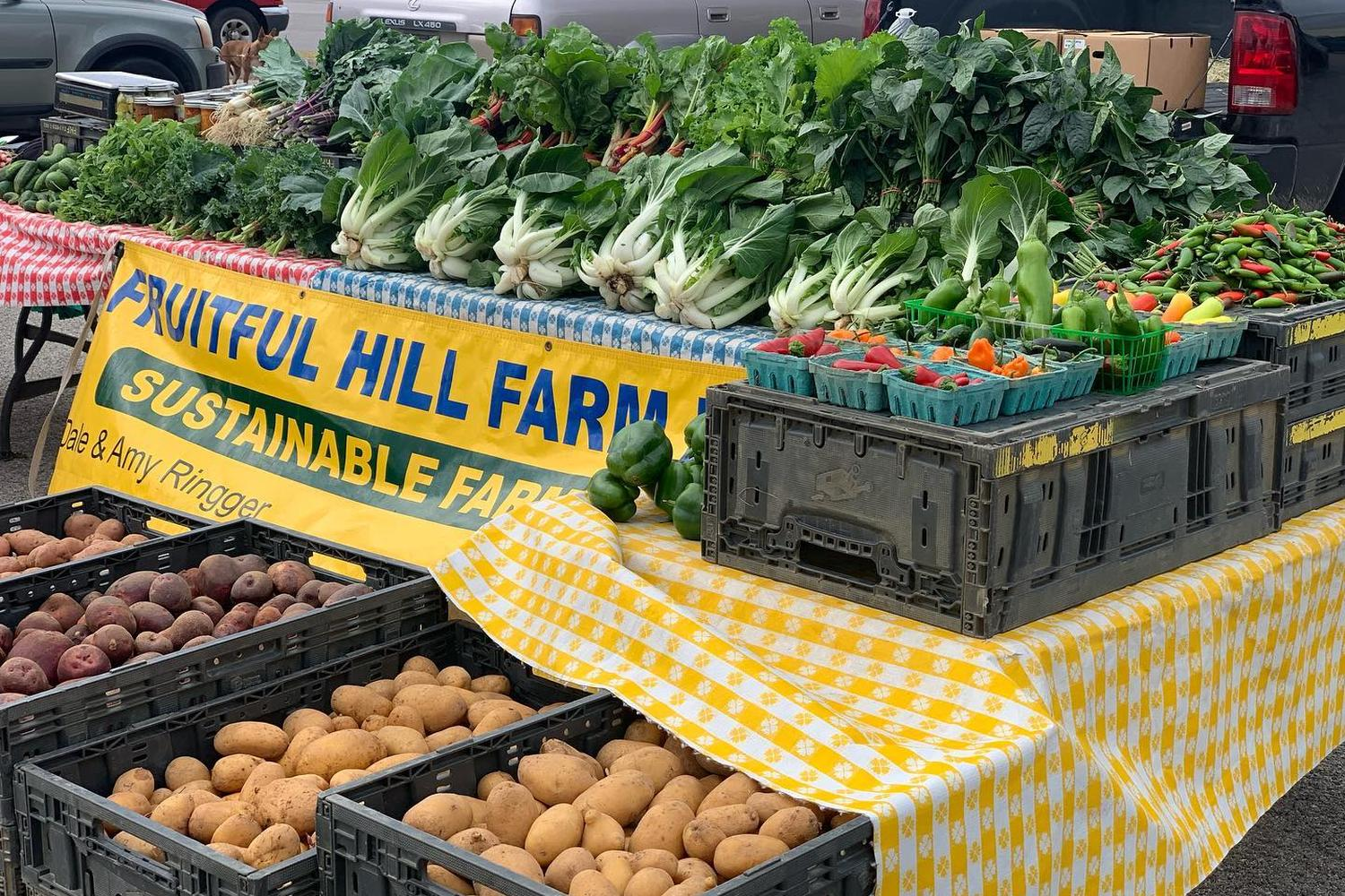 Barton Creek Farmers Market behind Barton Creek Square