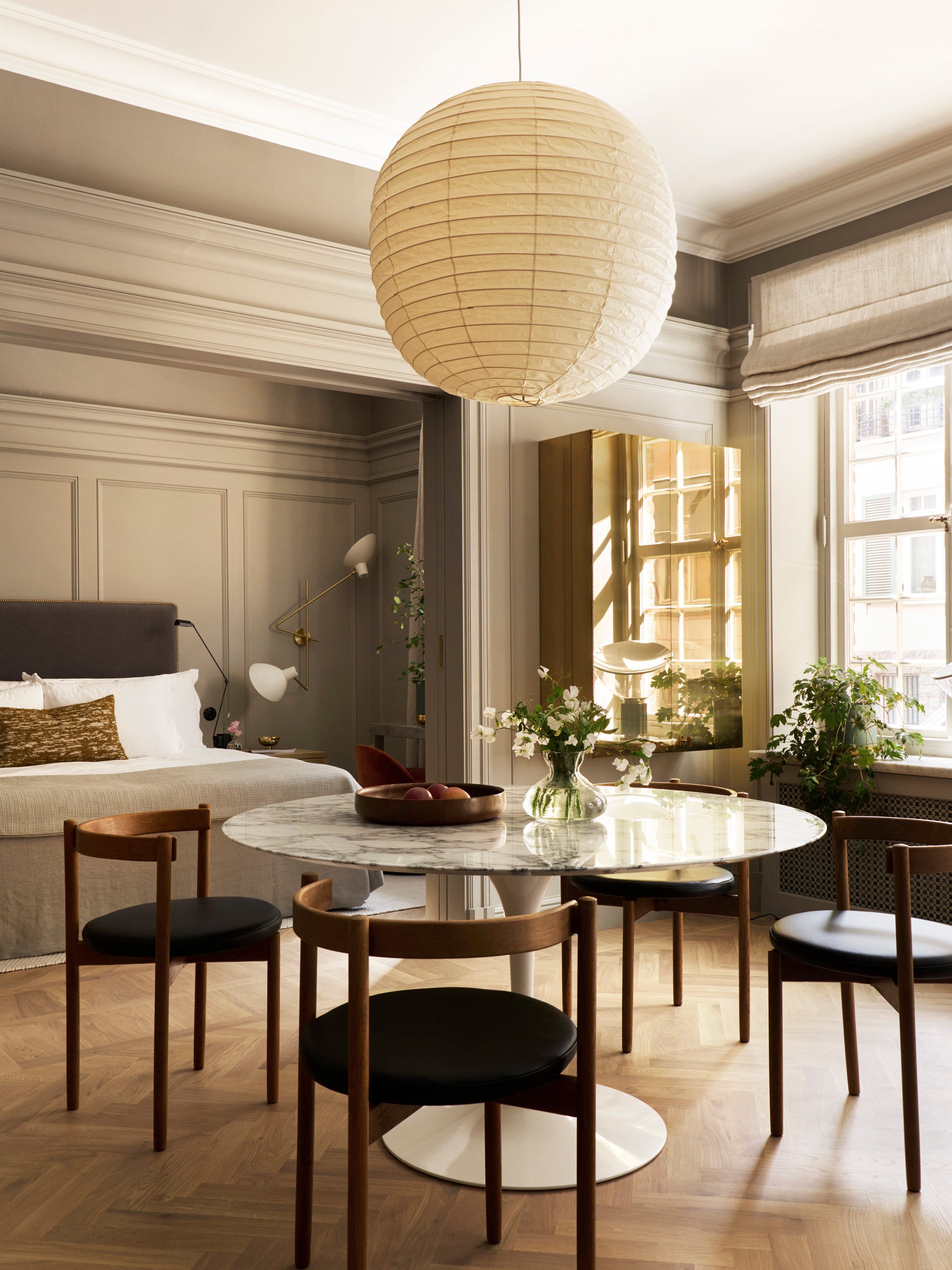 Residential-style bedroom and dining area at Ett Hem