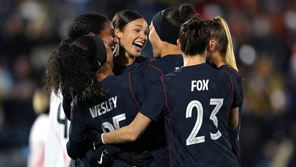 USWNT blanks Japan 3-0 to cap friendly series post thumbnail