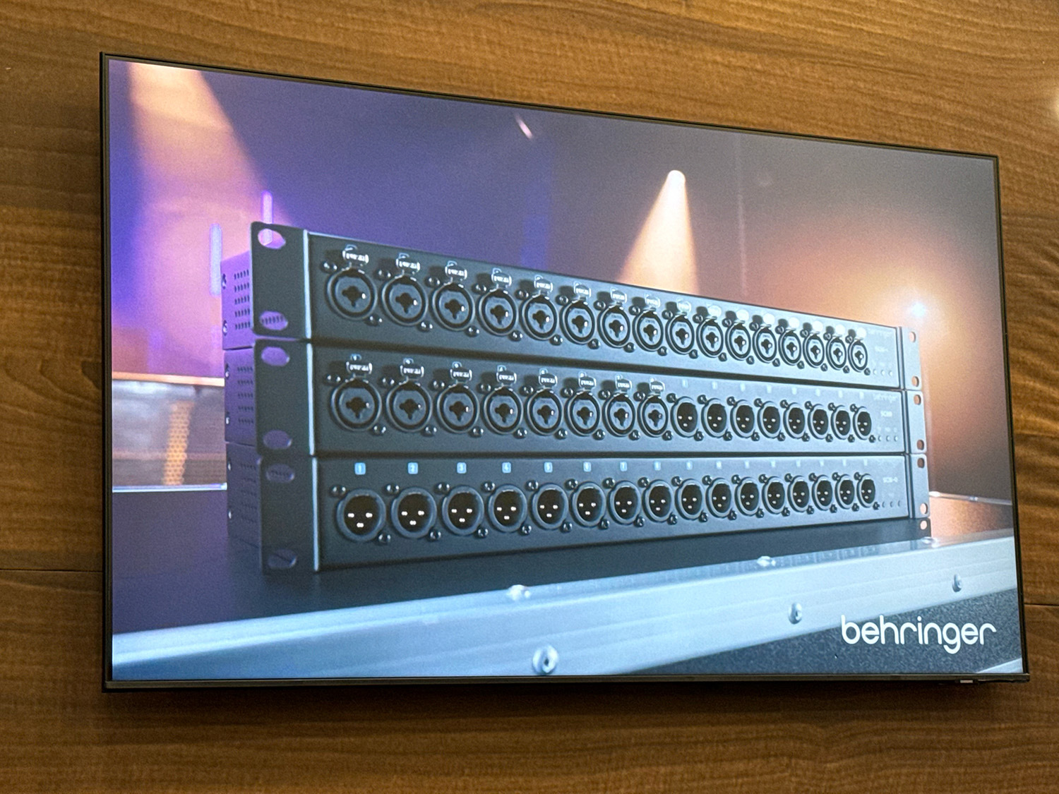 New_Behringer_StageConnect_SC8
