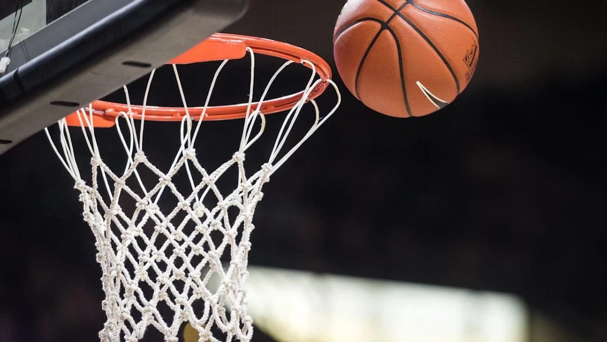 Pro basketball Rookie of the Year odds: Flagg vs. Knueppel