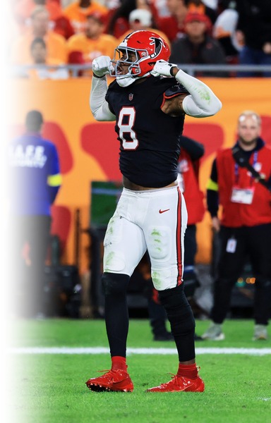 Kyle Pitts celebrating