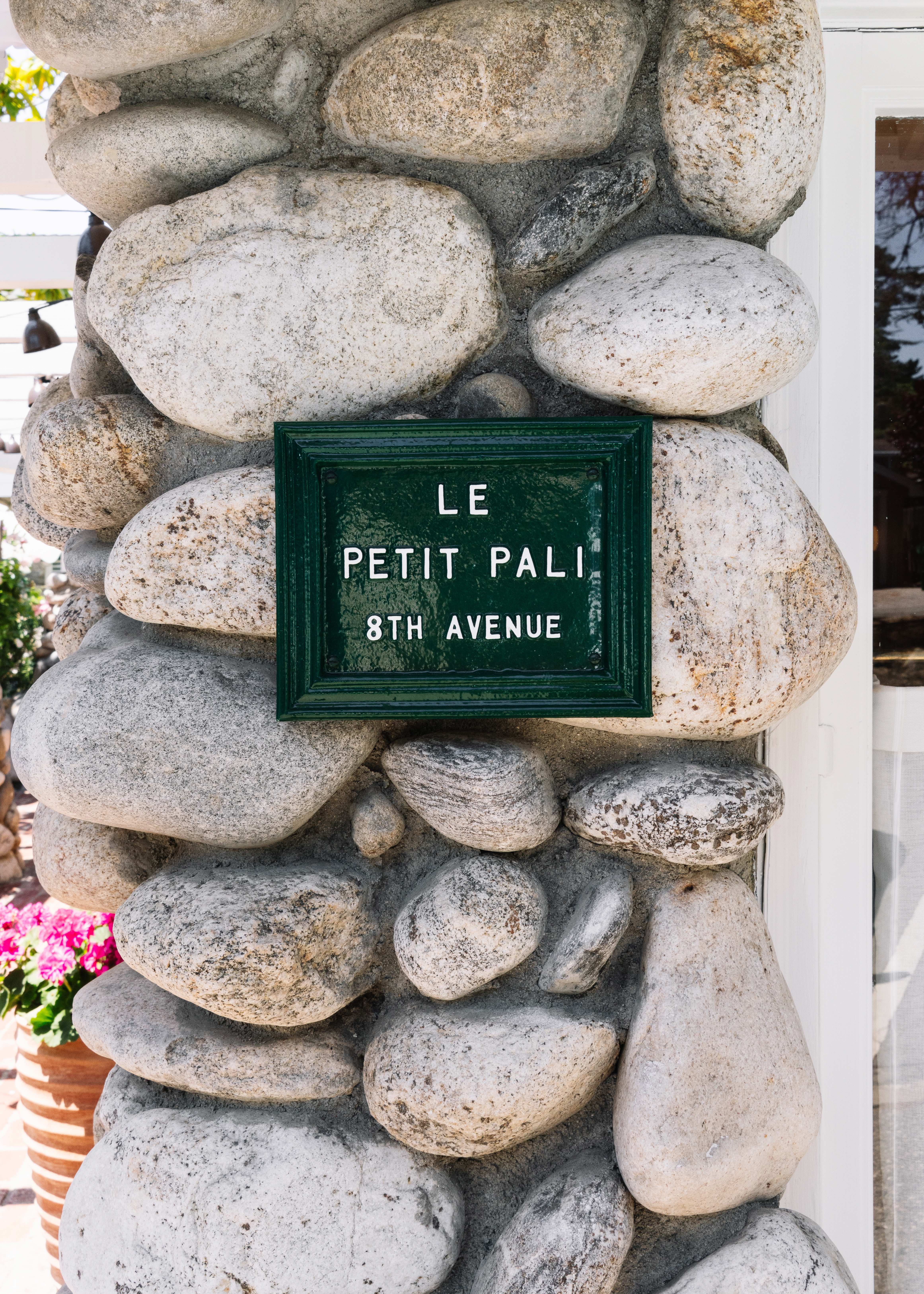 The surrounding area near Le Petit Pali at 8th Ave