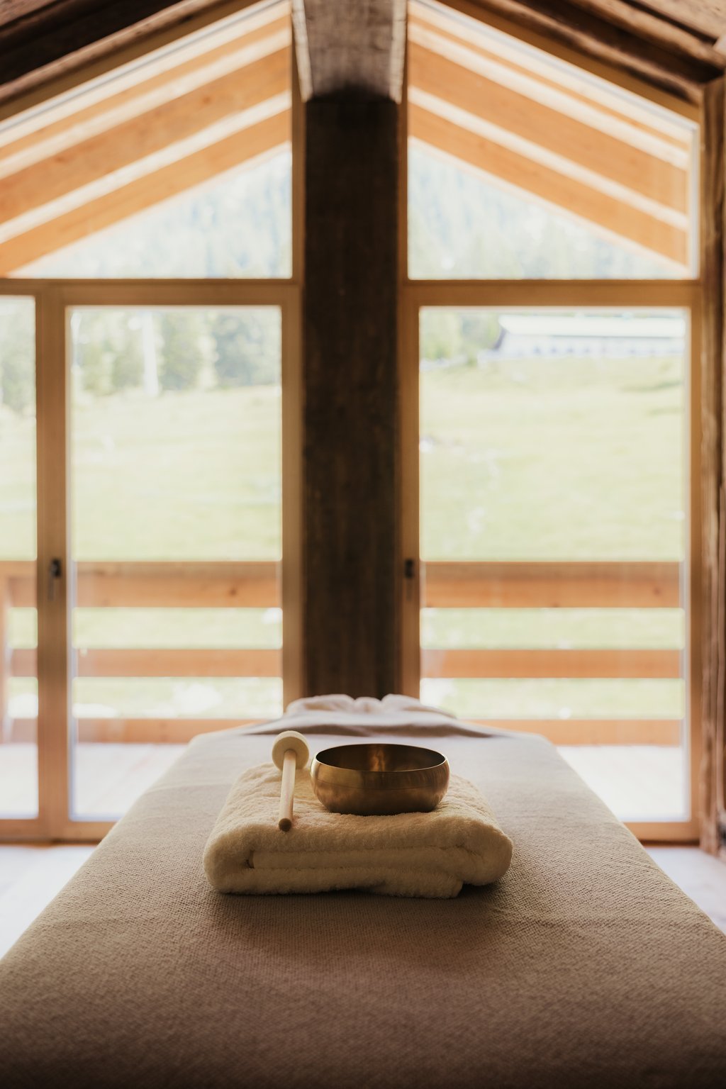 Massage table facing the mountains in Eriro's wellness space