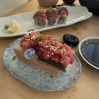 Sushi at Mimoto Japanese Seafood Caf&eacute; in Naples